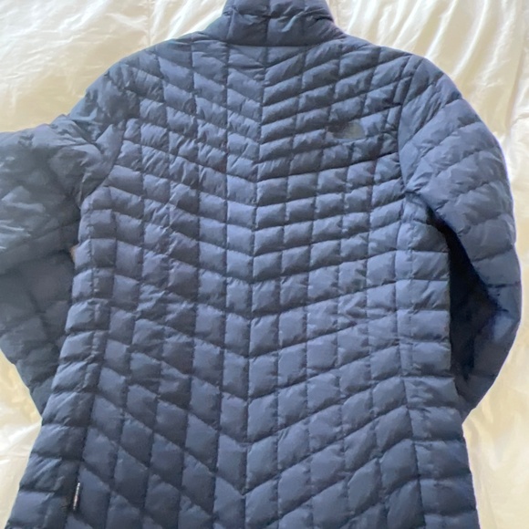 Women’s Navy North Face compact puffer - Picture 3 of 4